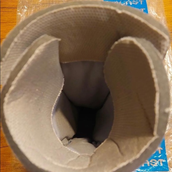 Aircast Walking Boot - Picture 9 of 10